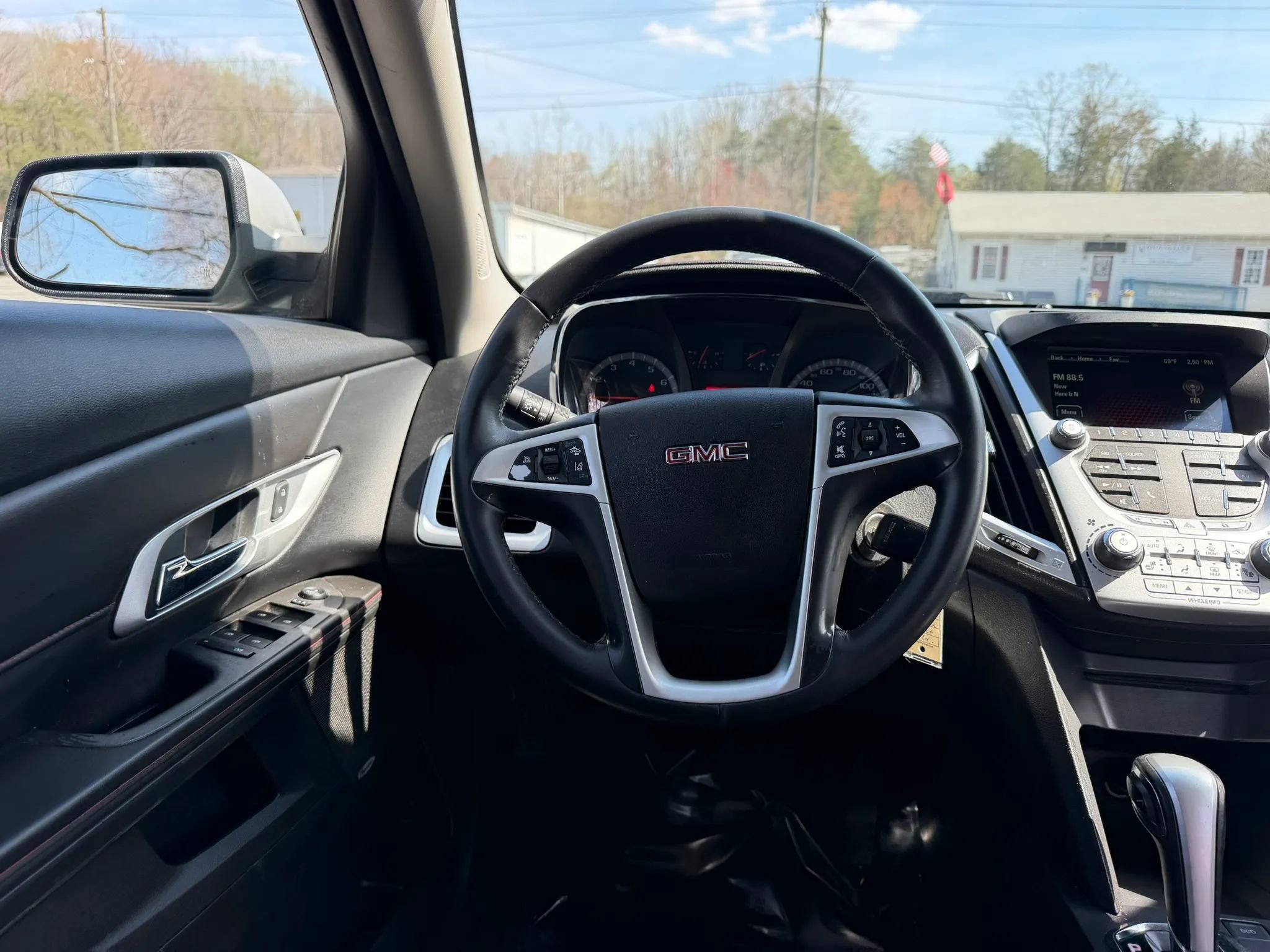 Used 2015 GMC Terrain SLT w/ Safety Package image 29