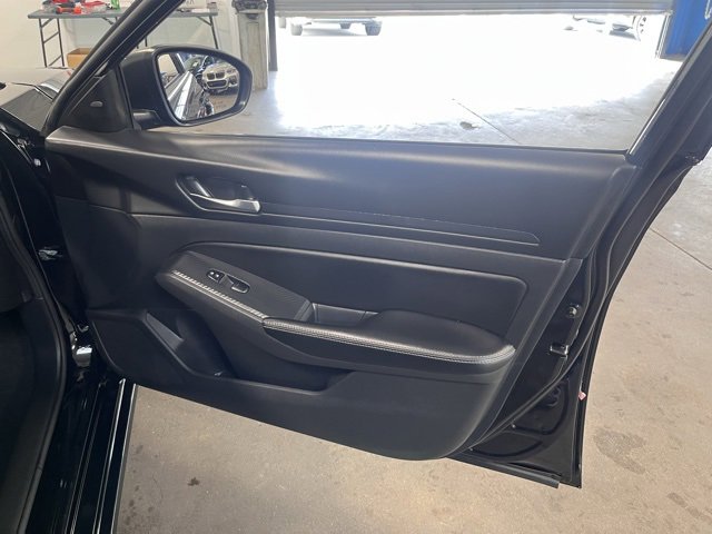 Used 2024 Nissan Altima 2.5 SV image 12