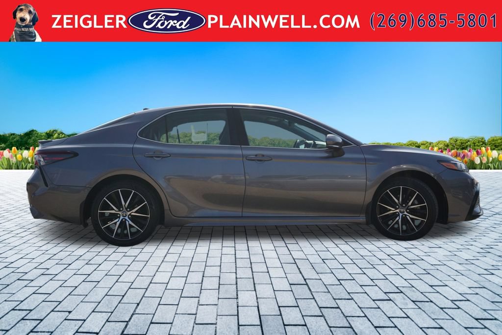 Used 2022 Toyota Camry SE w/ Cold Weather Package AWD/4WD image 6