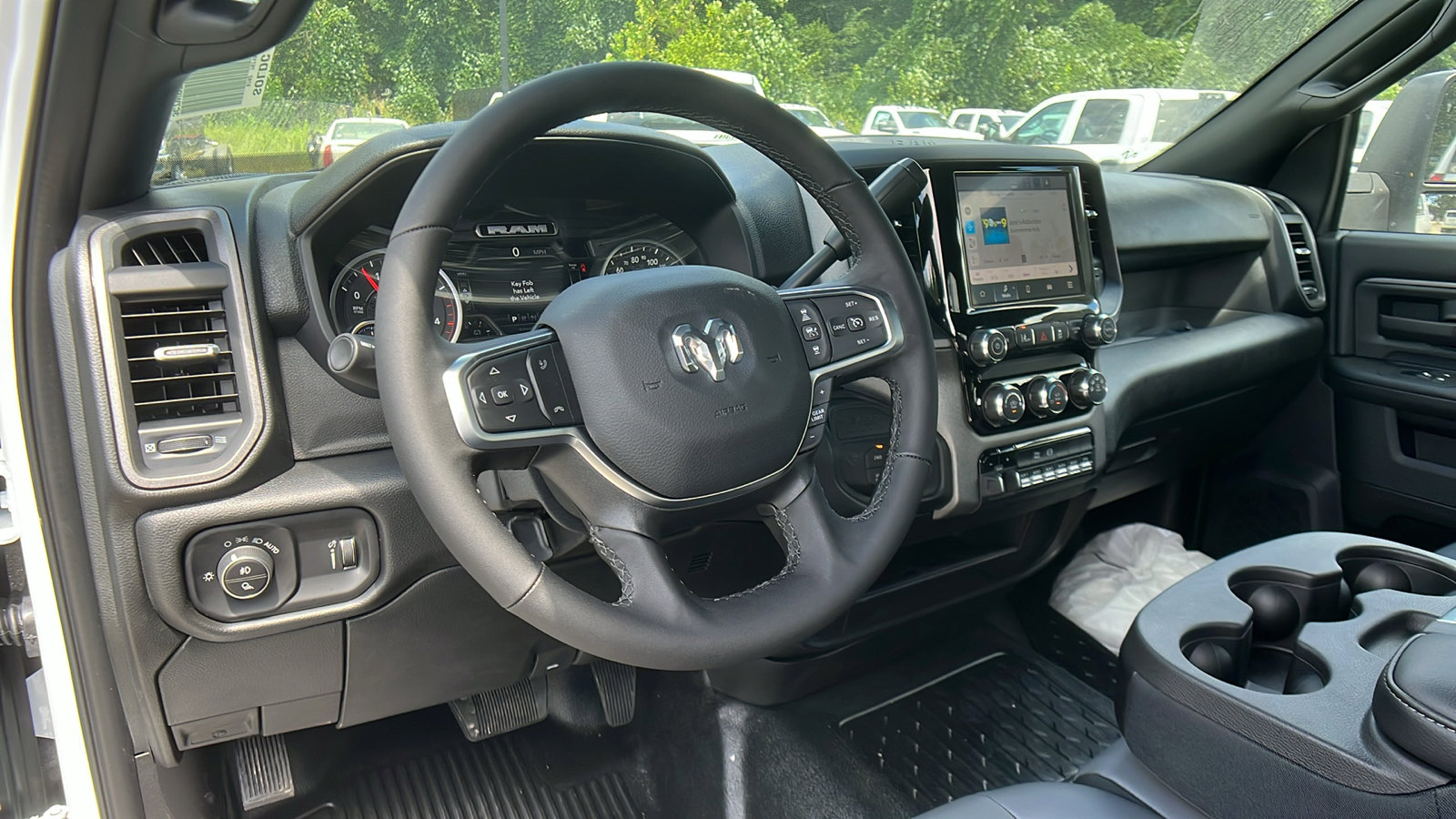 New 2025 RAM 3500 Tradesman AWD/4WD image 17