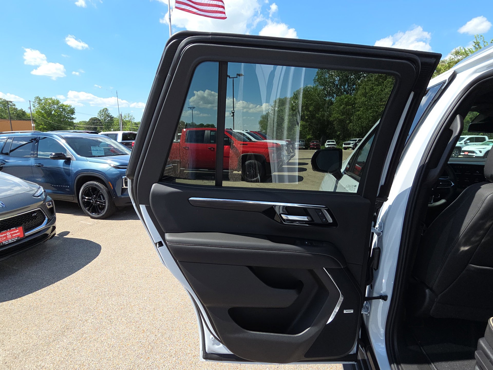 New 2026 Chevrolet Tahoe Premier w/ Sun And Tow Package AWD/4WD image 27