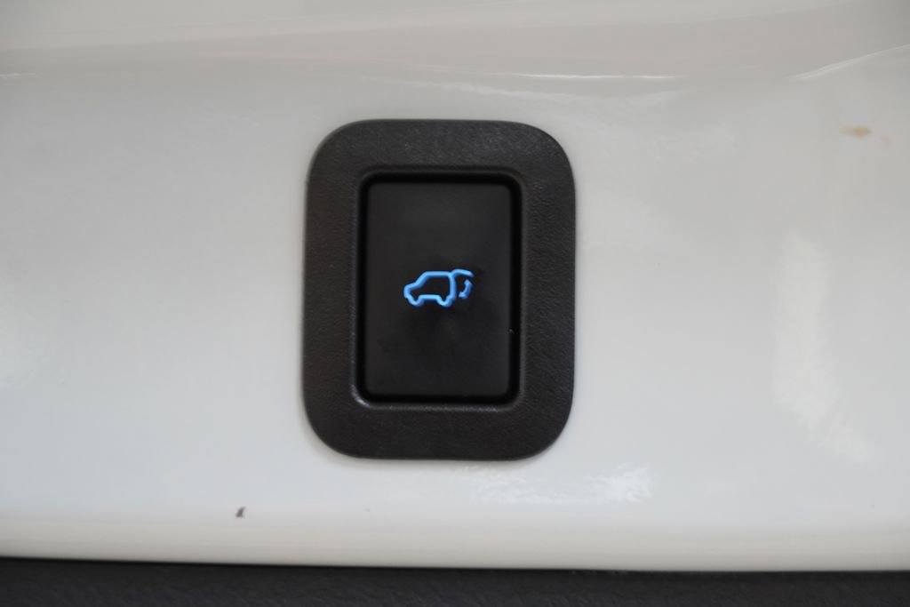 Used 2018 Toyota Highlander SE image 12