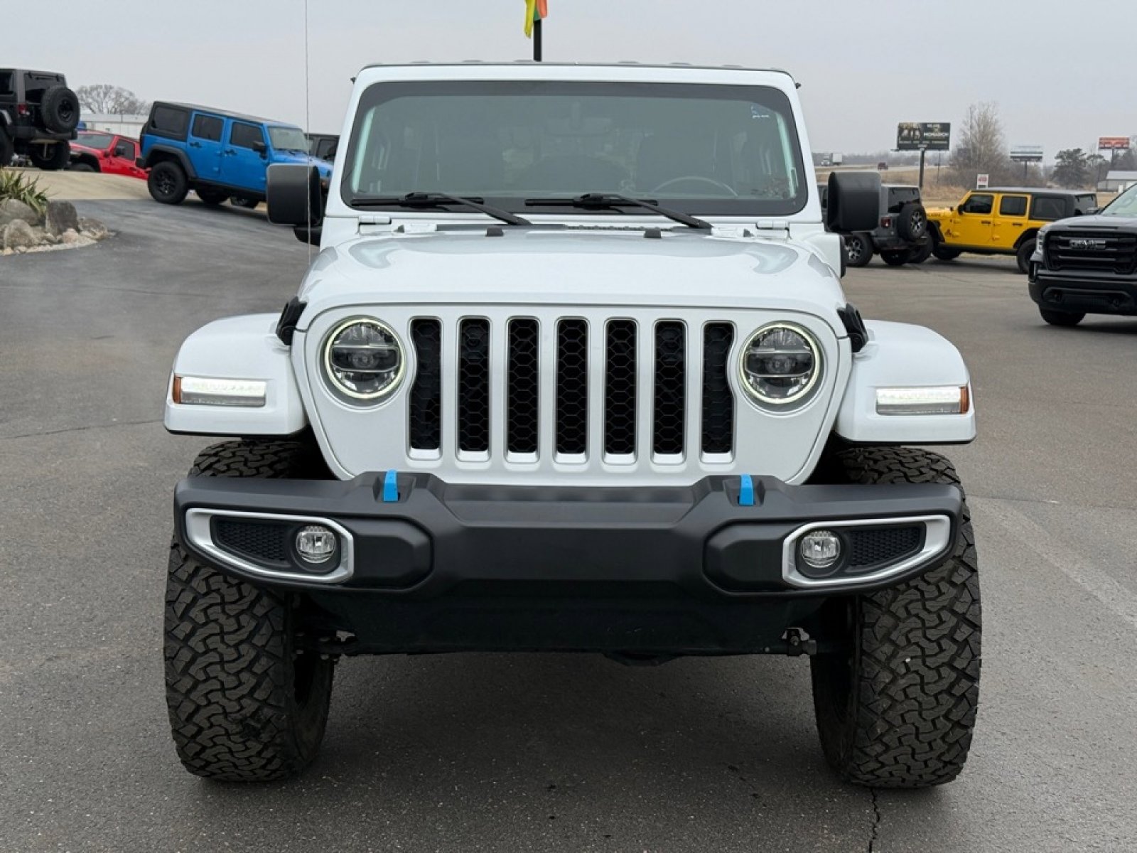 Used 2022 Jeep Wrangler Unlimited Sahara w/ Cold Weather Group image 3