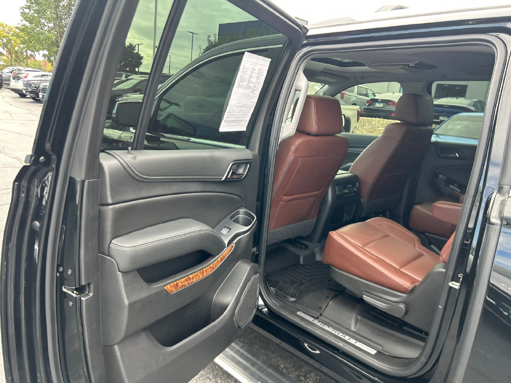Certified 2020 Chevrolet Suburban Premier w/ Premier Plus Edition AWD/4WD image 32