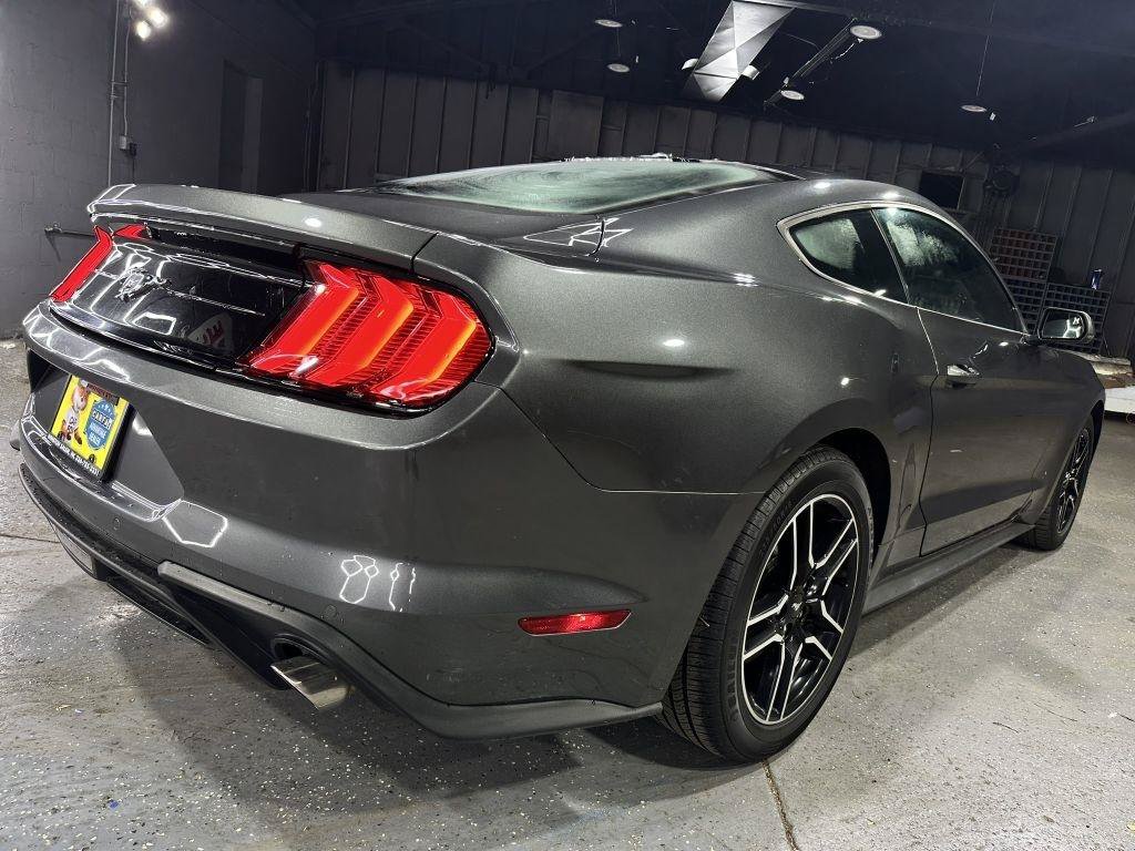 Used 2018 Ford Mustang Premium RWD image 5