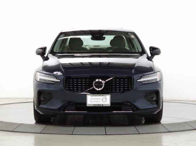Used 2023 Volvo S60 B5 Core w/ Climate Package image 2