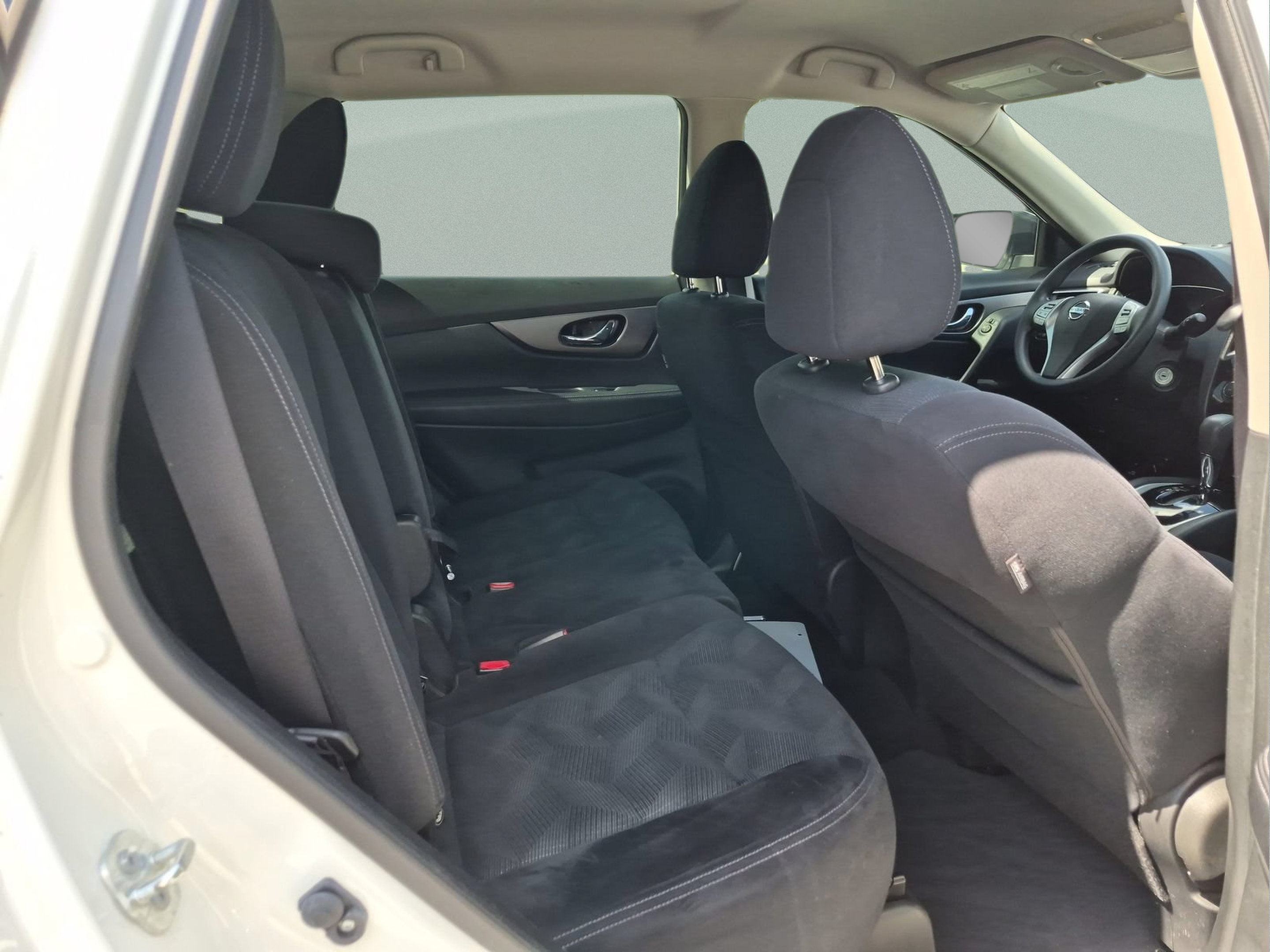 Used 2016 Nissan Rogue S AWD/4WD image 18