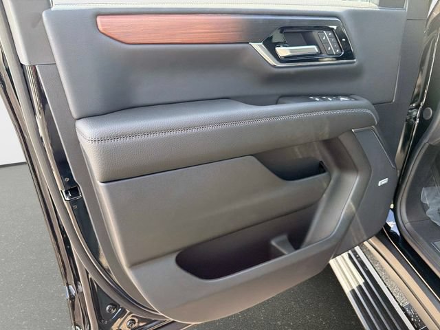 New 2026 GMC Yukon XL Denali w/ Denali Reserve Package AWD/4WD image 17