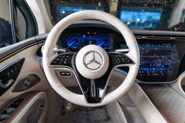 Certified 2023 Mercedes-Benz EQS 580 4MATIC SUV image 15