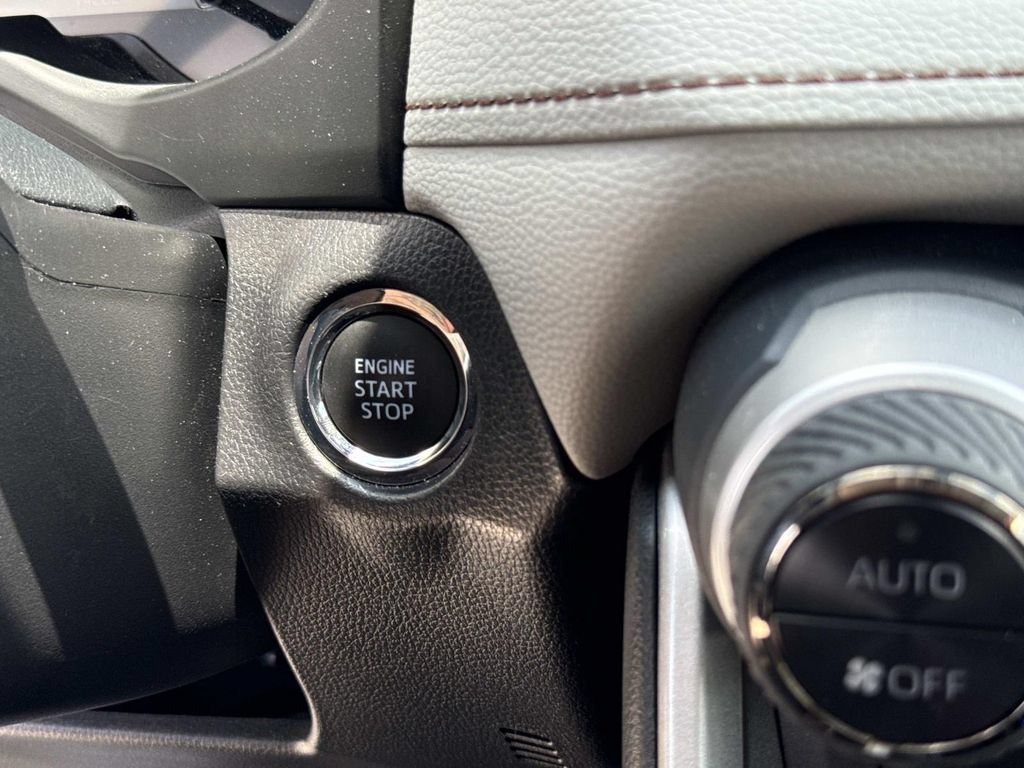 Used 2025 Toyota RAV4 XLE w/ Convenience Package FWD image 30