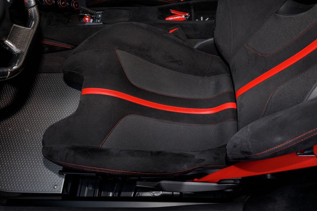 Used 2019 Ferrari 488 Pista Coupe RWD image 28