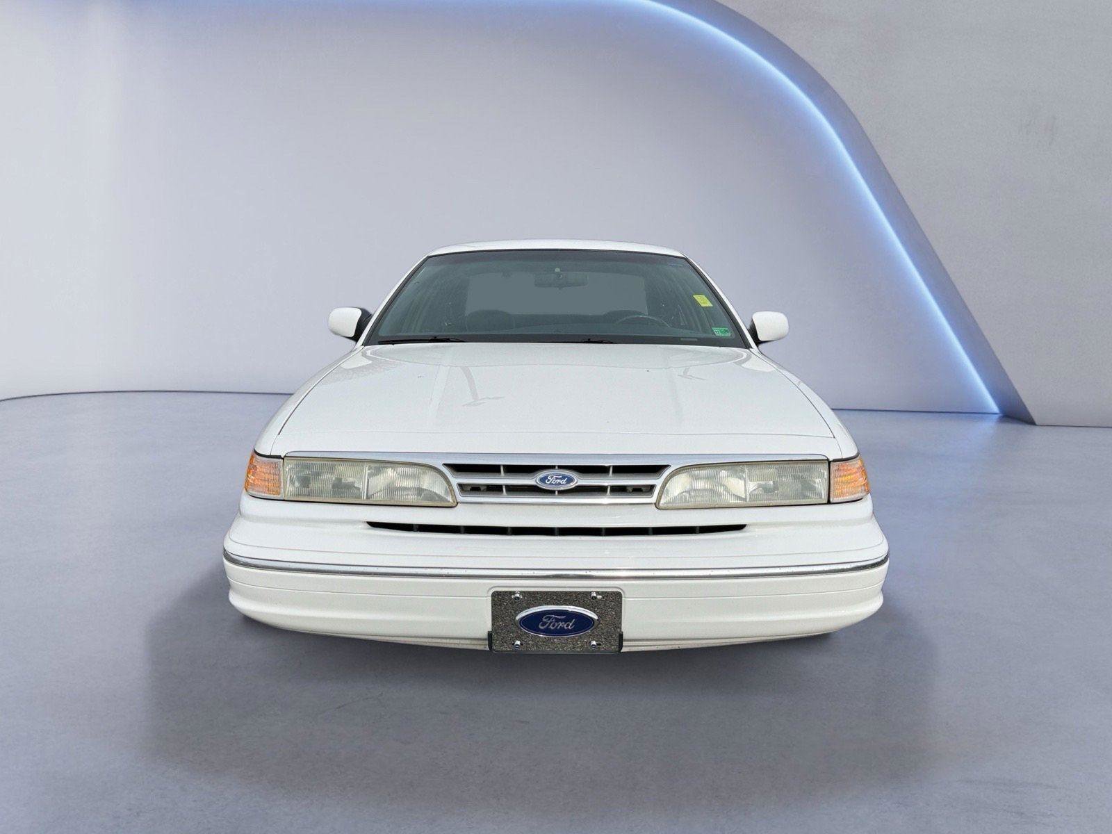 Used 1996 Ford Crown Victoria LX RWD image 8
