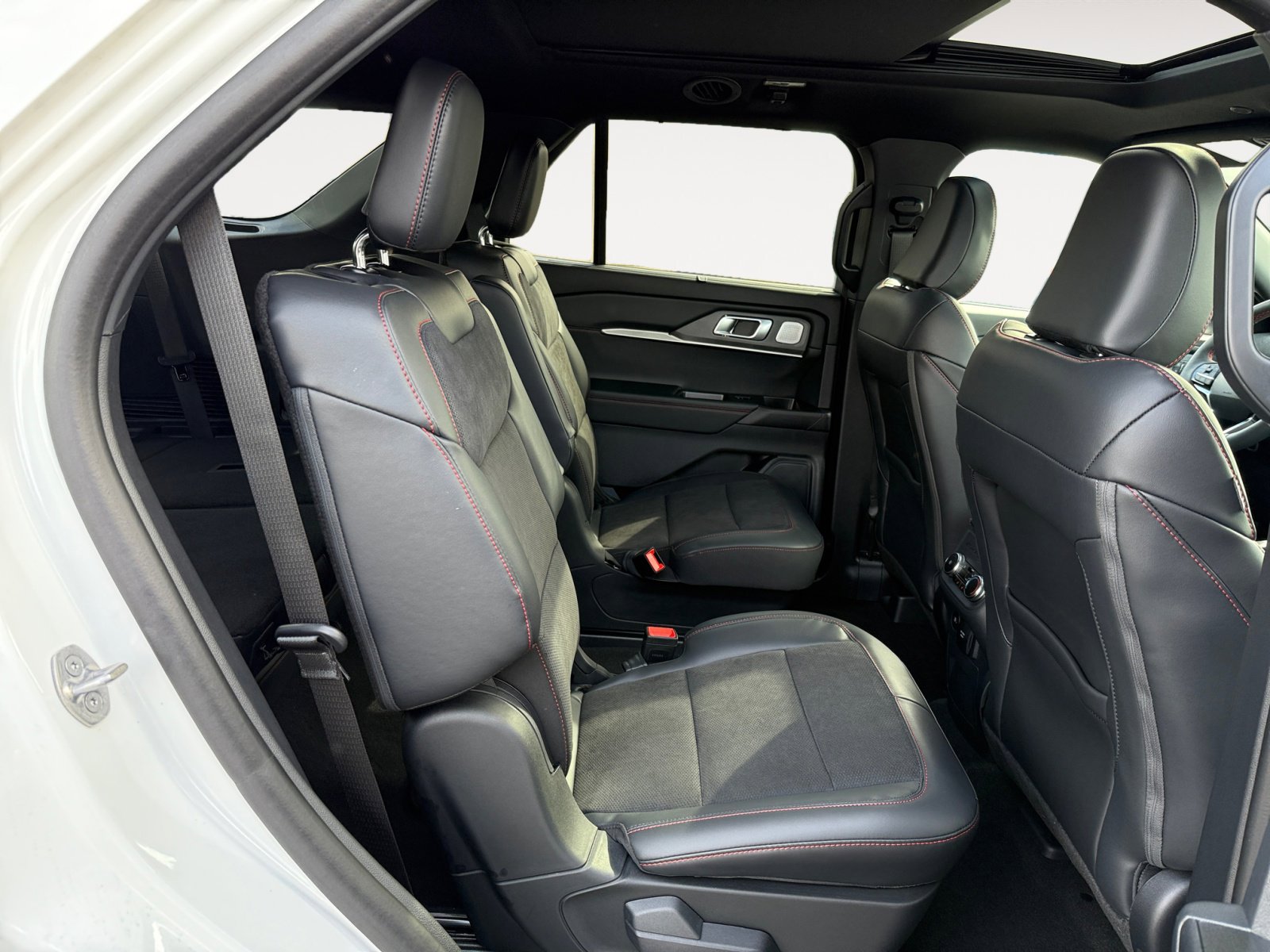 New 2025 Ford Explorer ST image 18