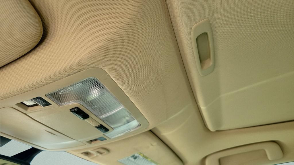 Used 2017 Toyota Avalon XLE Plus w/ Carpet Mat Package FWD image 16