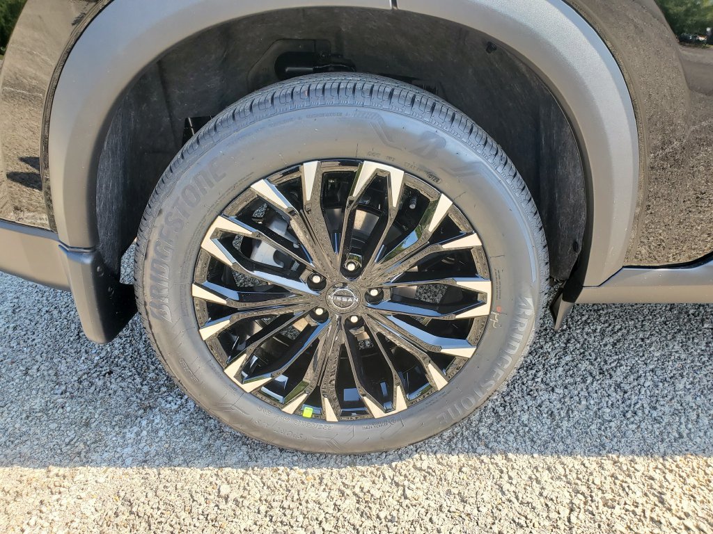 New 2026 Nissan Rogue Dark Armor FWD image 5