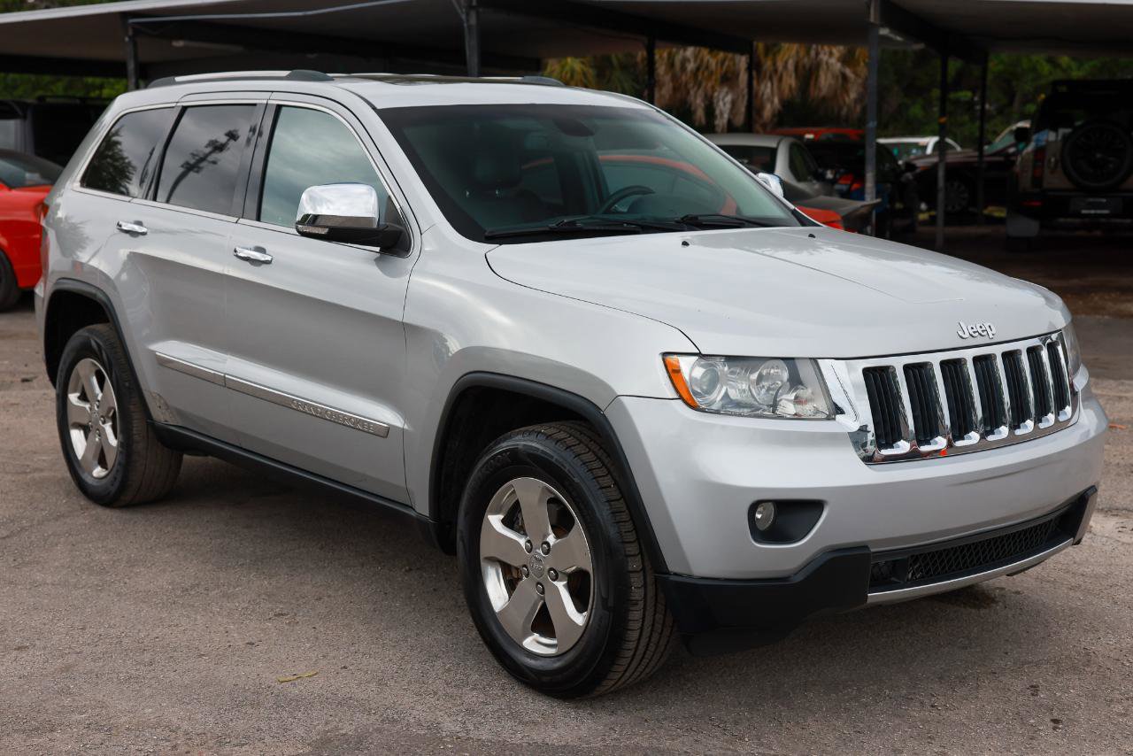 Used 2013 Jeep Grand Cherokee Limited image 15