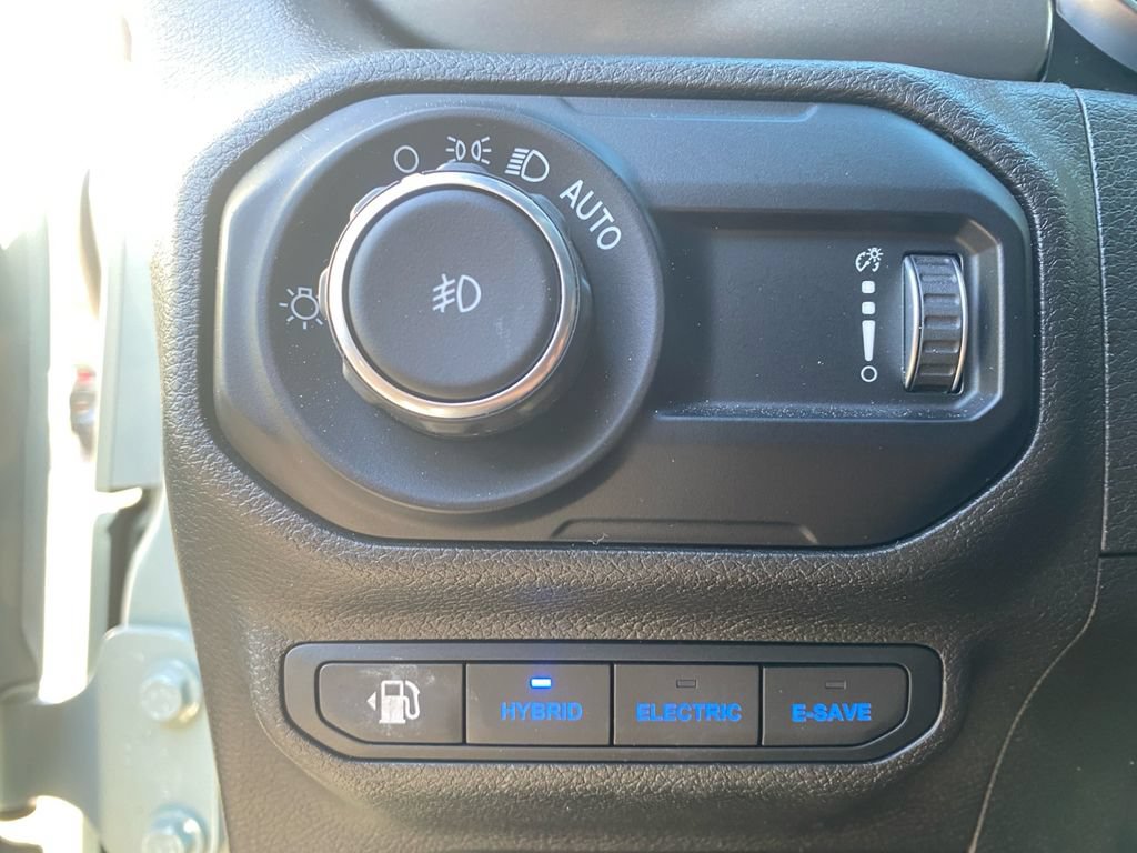 Used 2023 Jeep Wrangler Unlimited w/ Sun & Screen Package AWD/4WD image 24