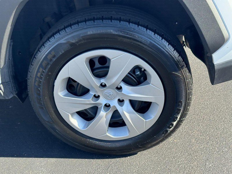 Used 2024 Toyota RAV4 LE image 7