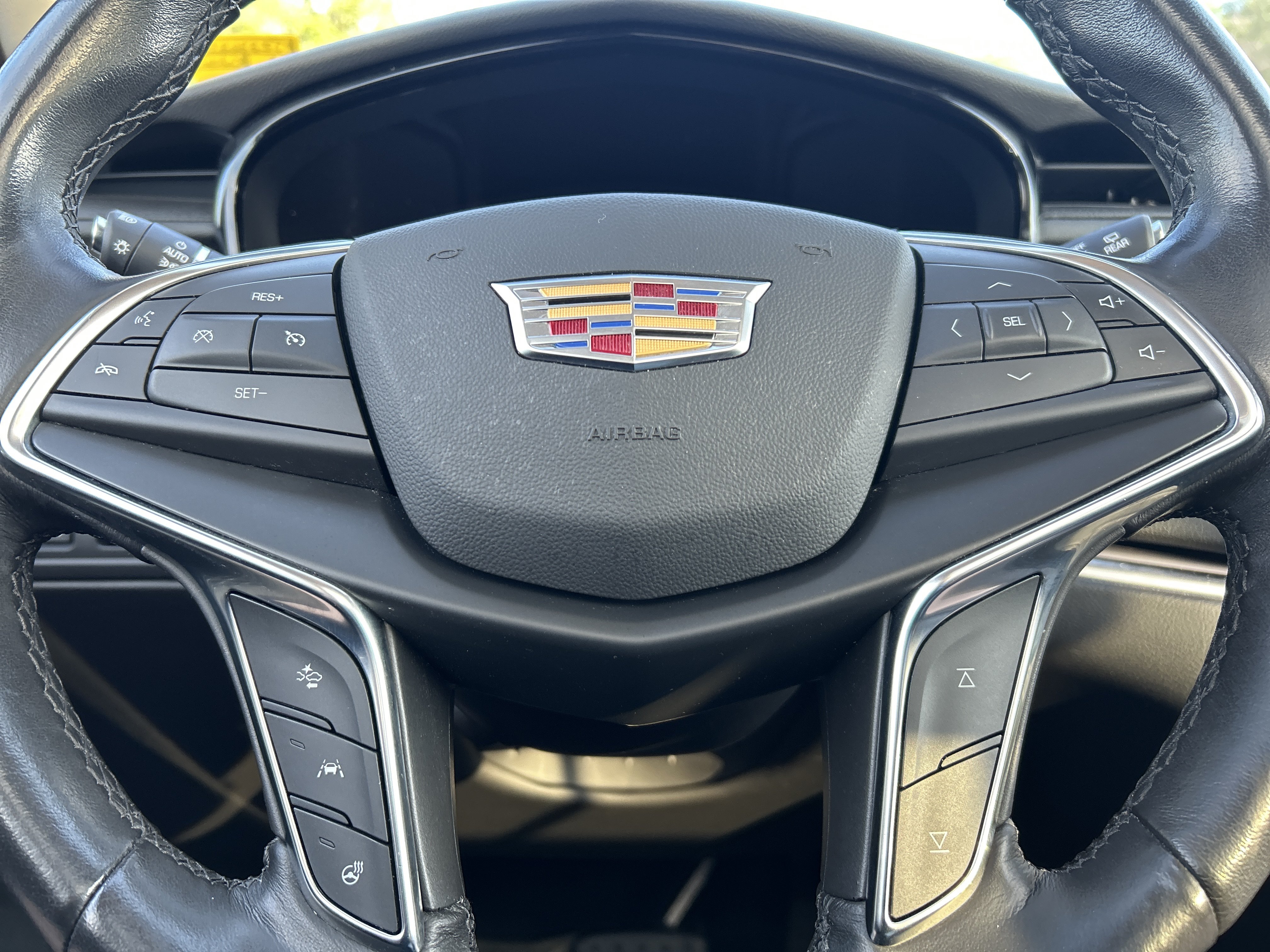 Used 2018 Cadillac XT5 Luxury w/ Driver Awareness Package AWD/4WD image 17