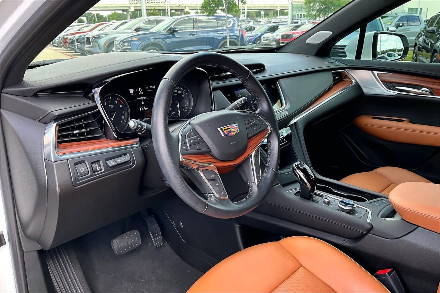 Used 2023 Cadillac XT5 Premium Luxury w/ Technology Package FWD image 17