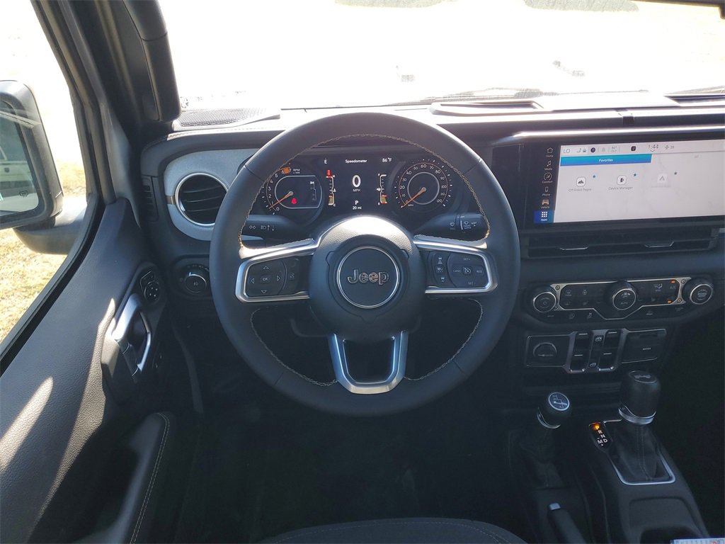 Used 2024 Jeep Wrangler Sahara image 26