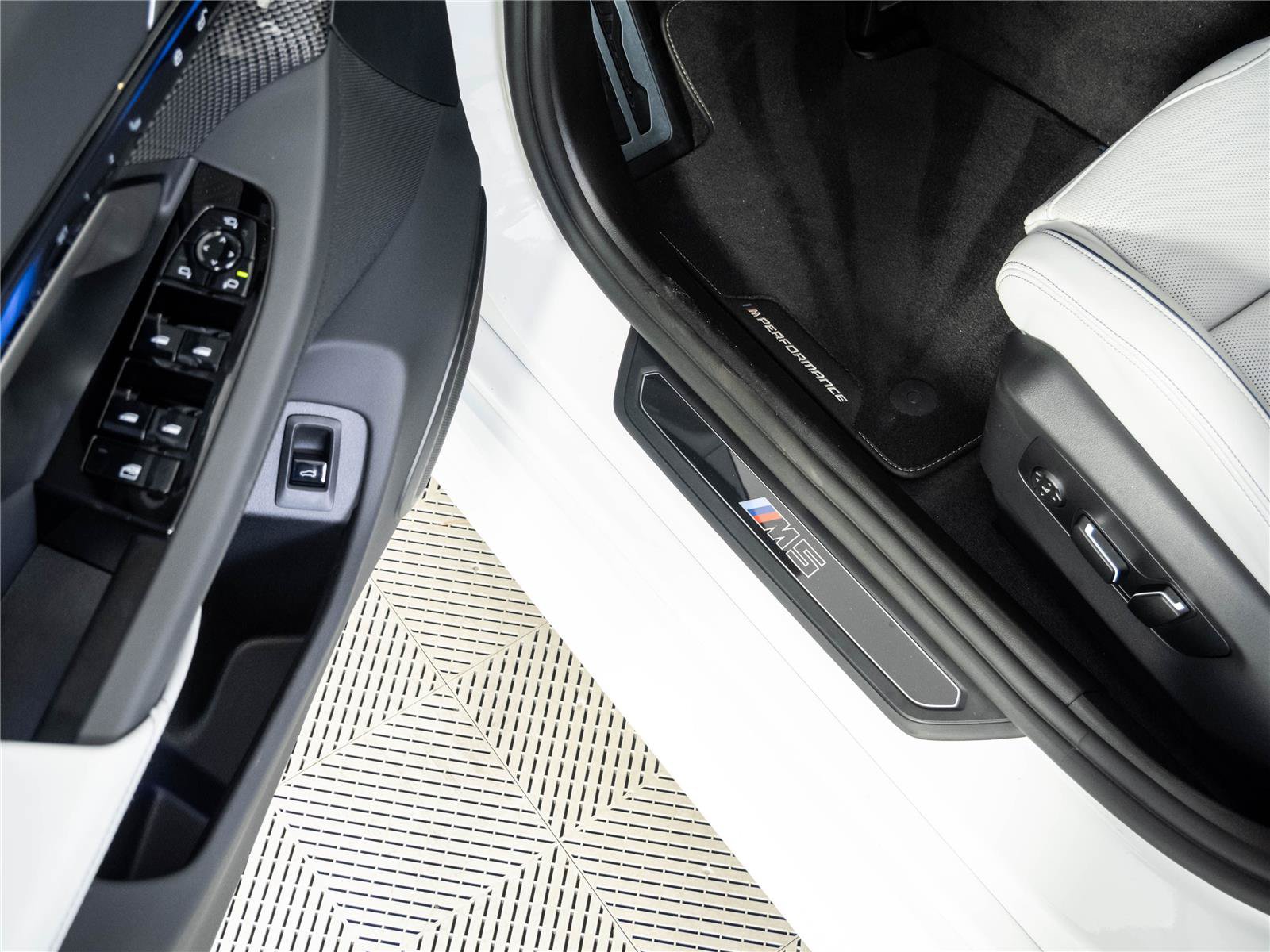 Used 2026 BMW M5 Touring w/ M Driver's Package AWD/4WD image 8