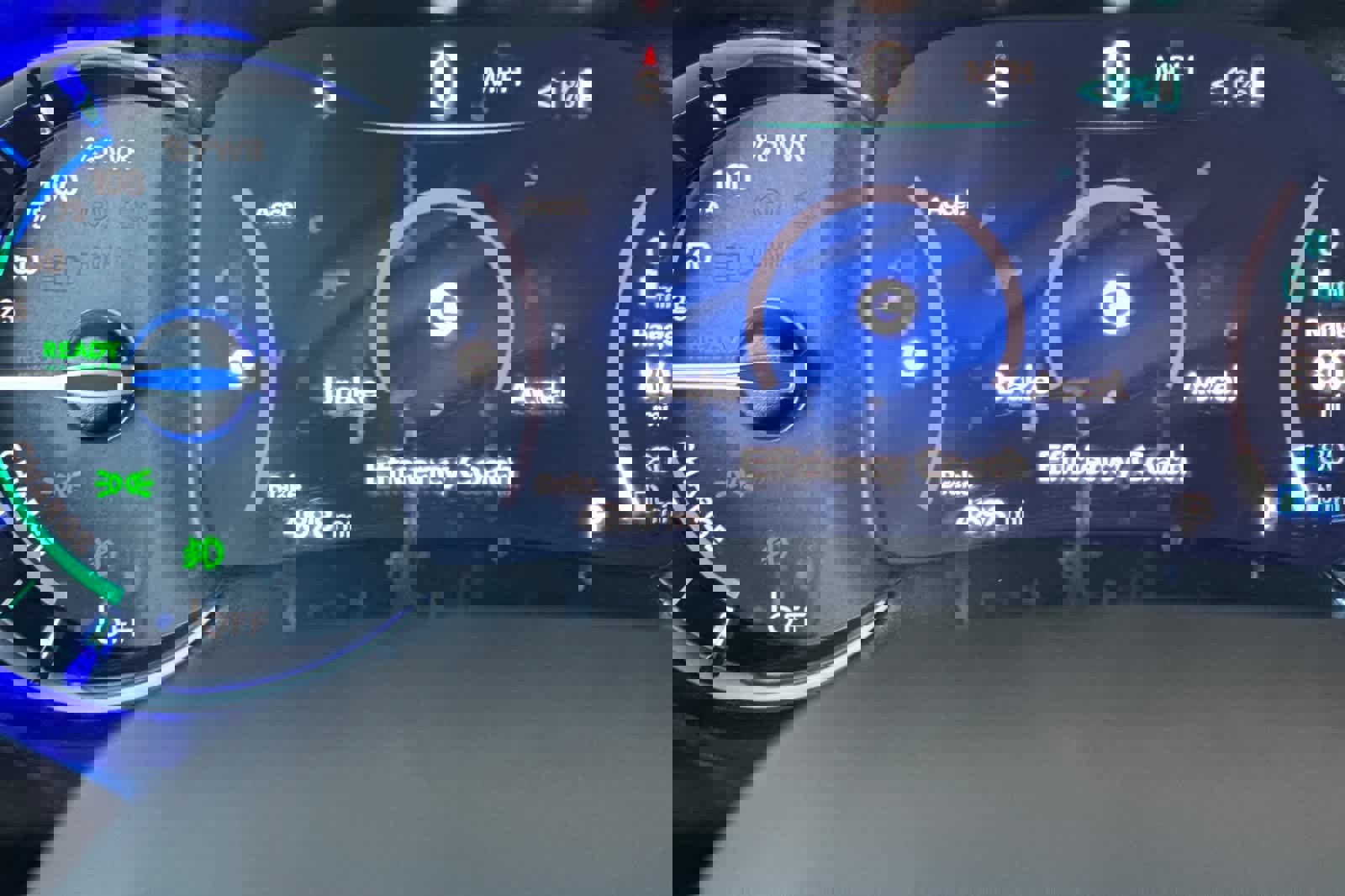 Used 2025 Chrysler Pacifica Select w/ Uconnect Theater Family Group image 28