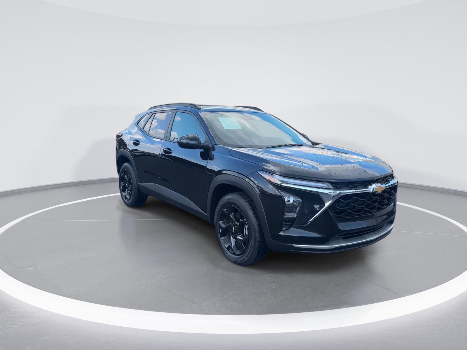 Used 2025 Chevrolet Trax LT w/ LT Convenience Package FWD image 2