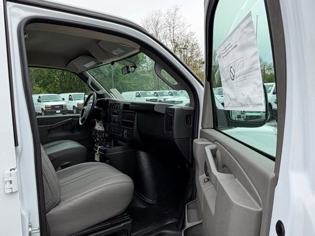 New 2026 GMC Savana 2500 w/ Driver Convenience Package RWD image 24