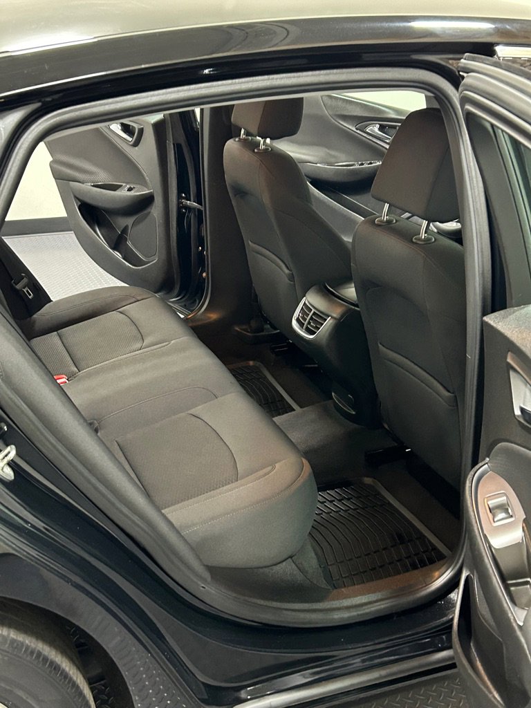Used 2016 Chevrolet Malibu LT image 10