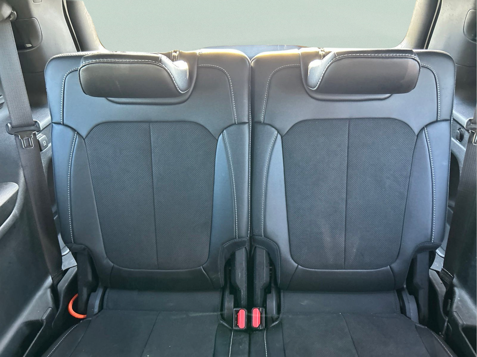 Used 2022 Jeep Grand Cherokee L Laredo RWD image 11