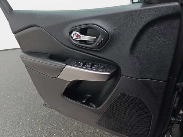 Used 2021 Jeep Cherokee Limited AWD/4WD image 25
