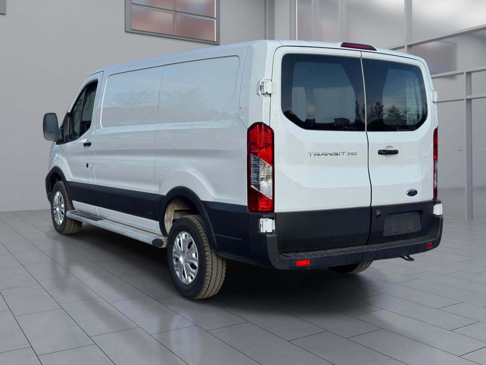 Used 2025 Ford Transit 250 Low Roof w/ Exterior Upgrade Package RWD image 4
