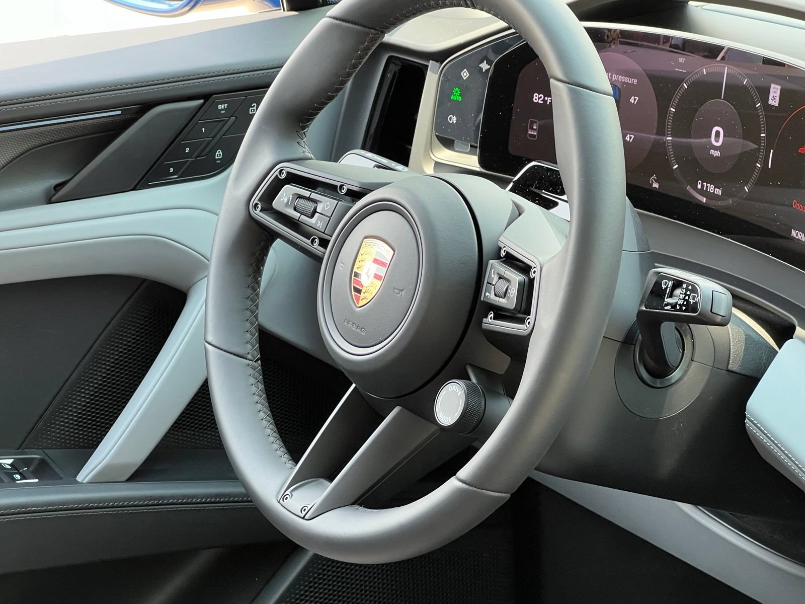 New 2026 Porsche Cayenne Electric AWD/4WD image 36