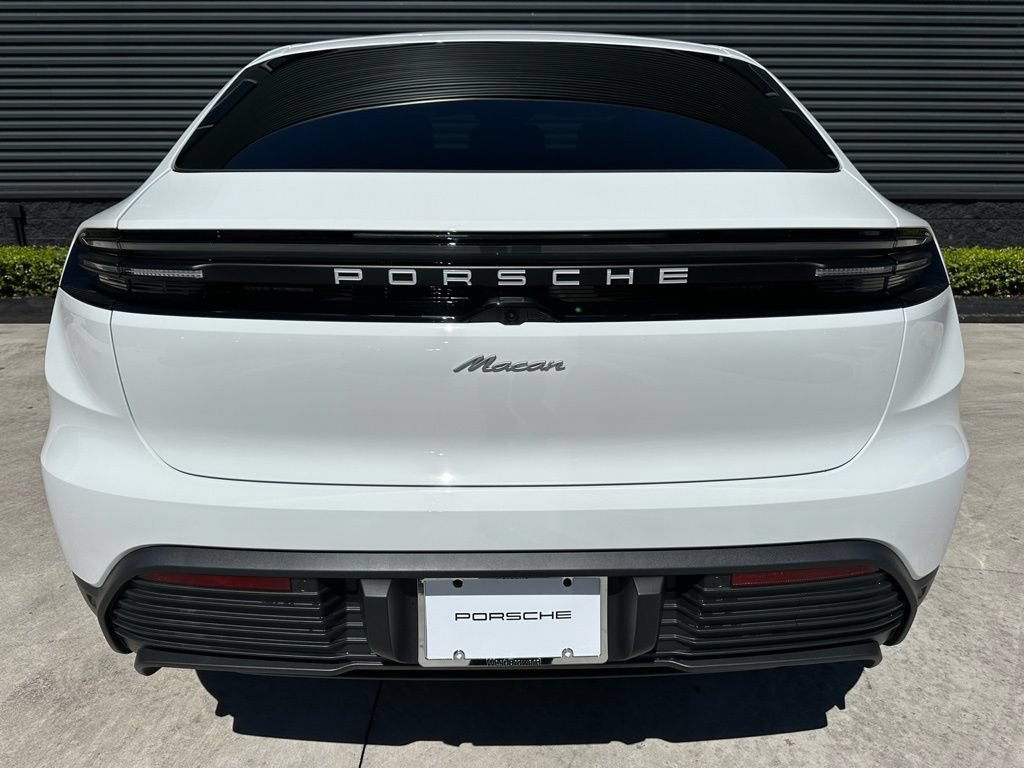 Used 2026 Porsche Macan Electric RWD image 12