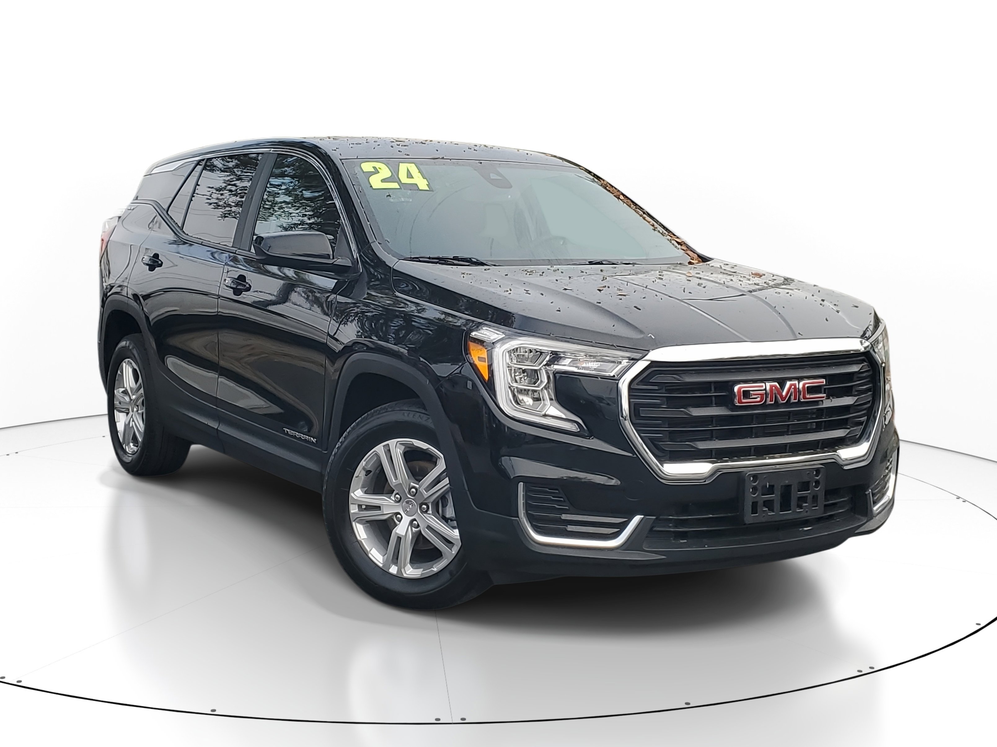 Used 2024 GMC Terrain SLE image 1