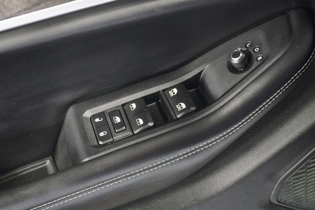 Used 2023 Jeep Grand Cherokee Limited w/ Luxury Tech Group II image 30