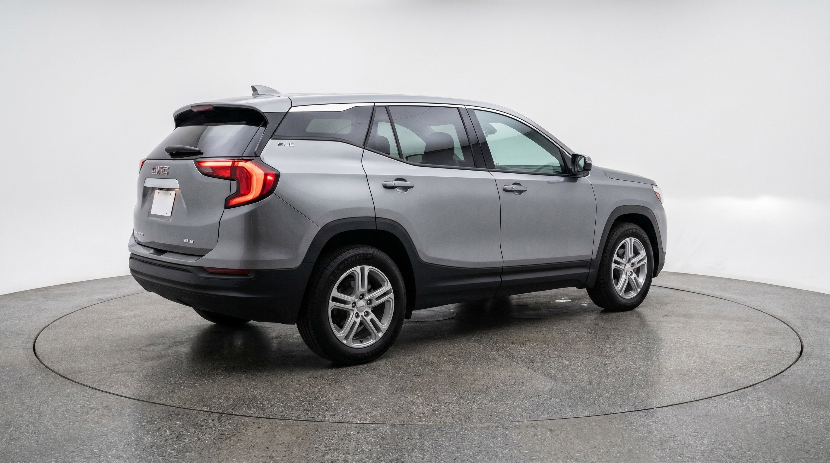 Used 2024 GMC Terrain SLE FWD image 9