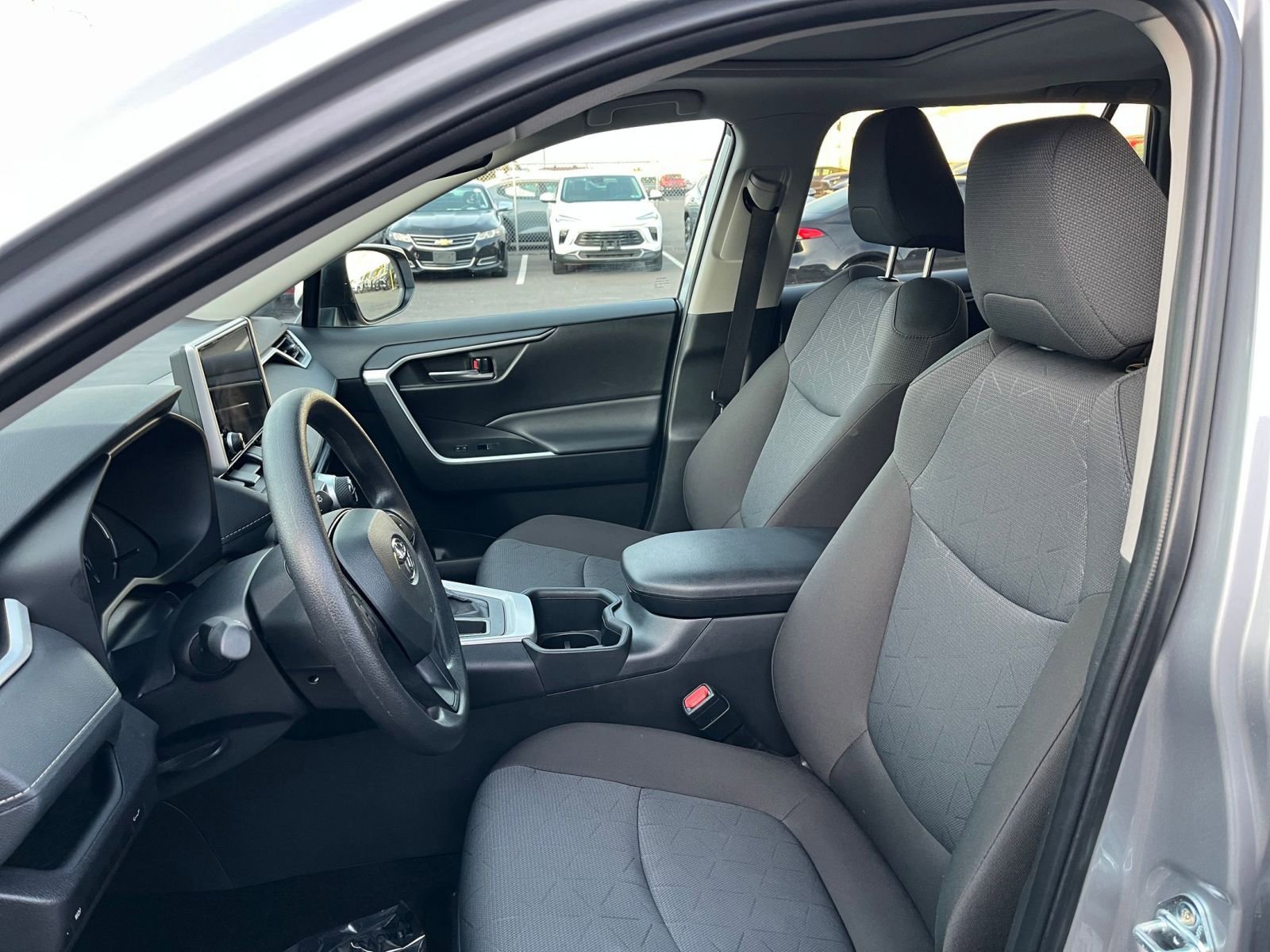 Used 2025 Toyota RAV4 XLE image 36