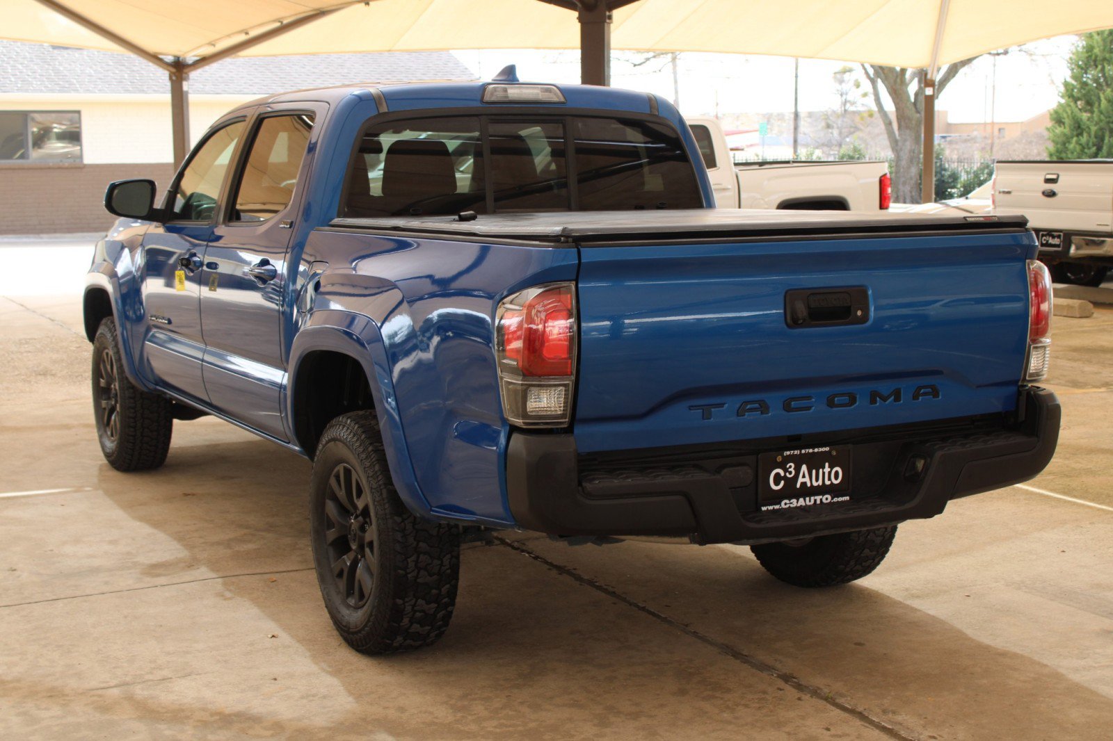 Used 2016 Toyota Tacoma SR5 image 9