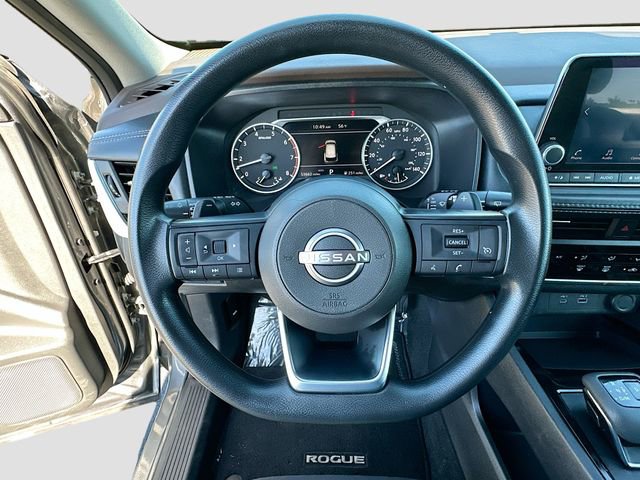 Used 2023 Nissan Rogue S image 11