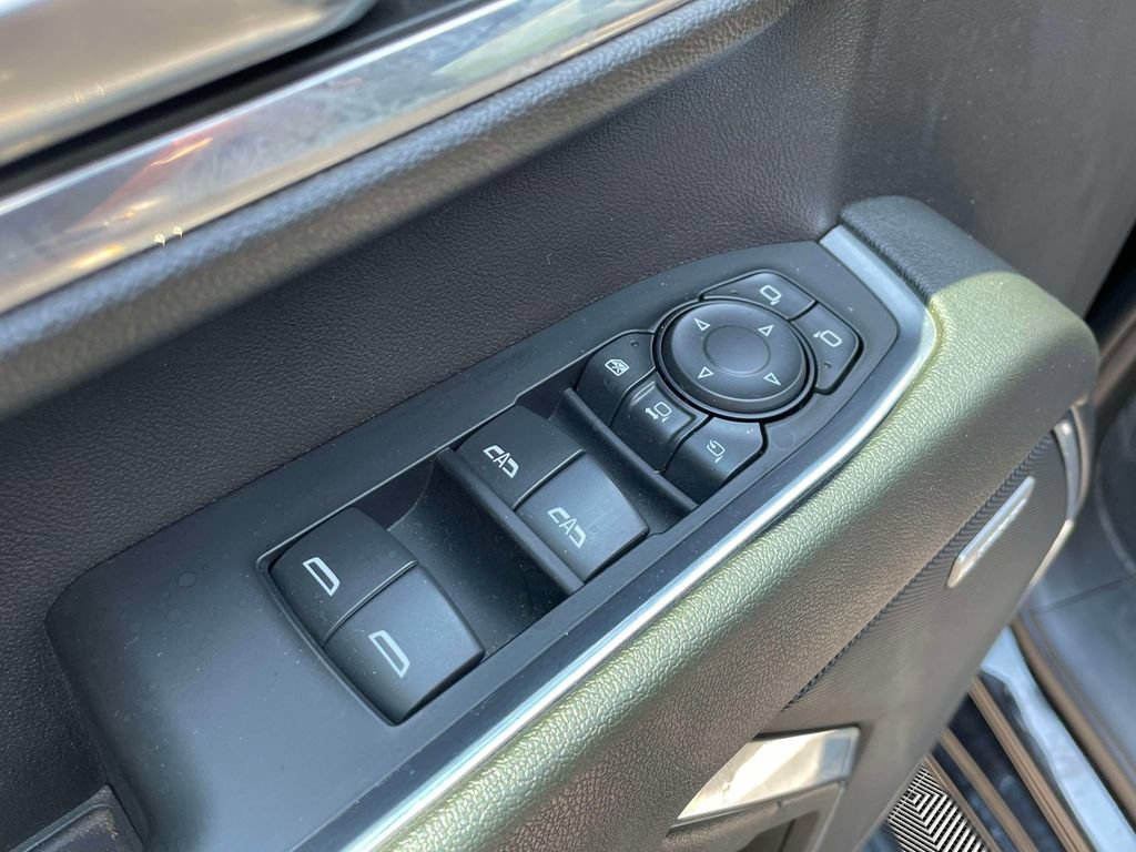 Used 2024 Chevrolet Silverado 2500 LTZ w/ LTZ Convenience Package AWD/4WD image 19