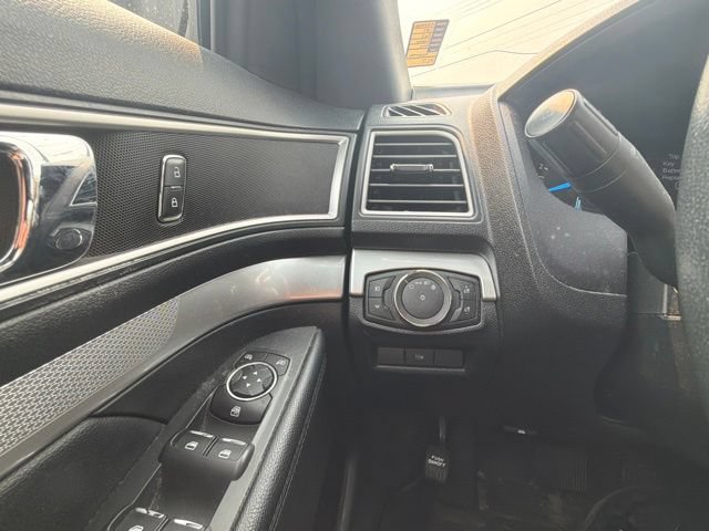 Used 2017 Ford Explorer XLT AWD/4WD image 21