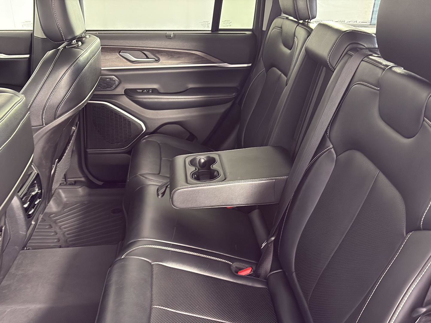 Used 2023 Jeep Grand Cherokee 4WD 4xe w/ Luxury Tech Group II image 21