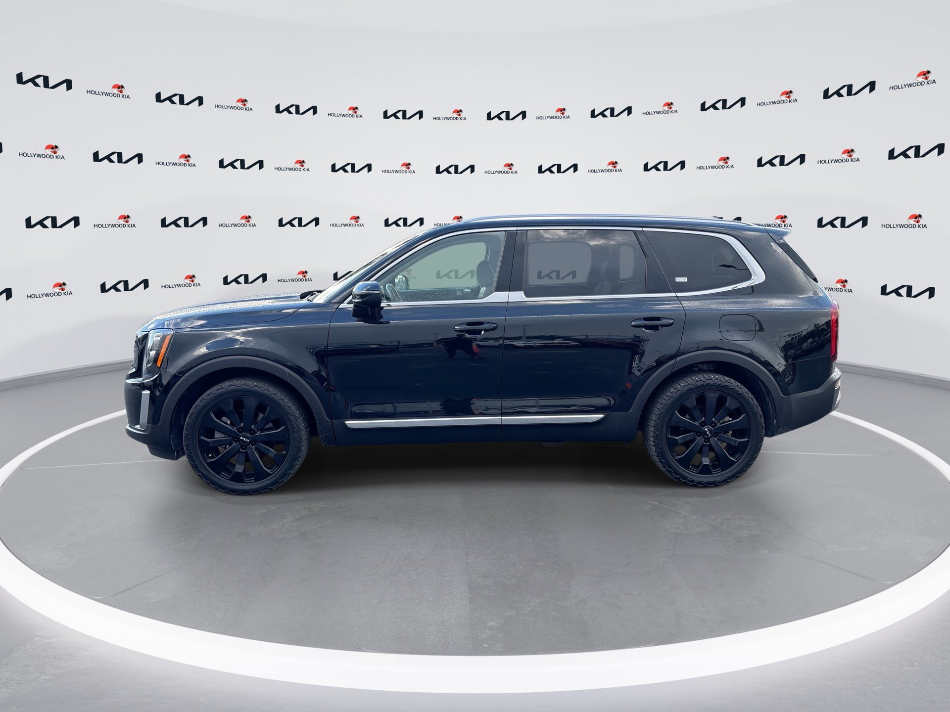 Used 2022 Kia Telluride EX w/ EX Premium Package FWD image 5