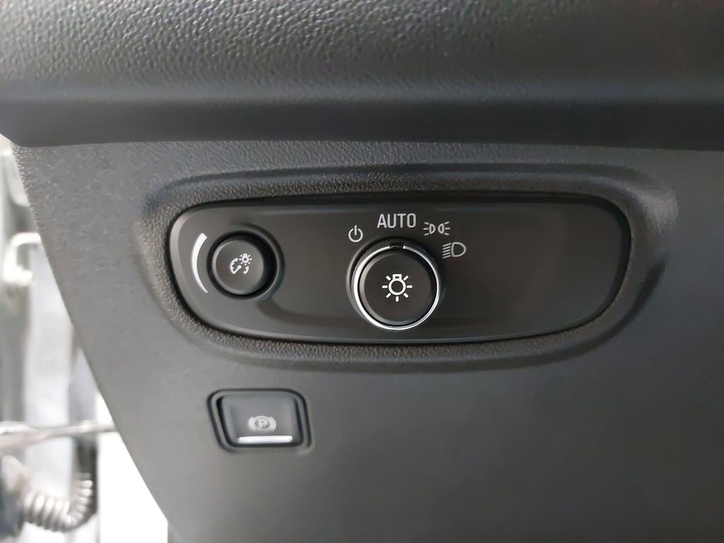 Used 2022 GMC Terrain SLE w/ Driver Convenience Package image 26