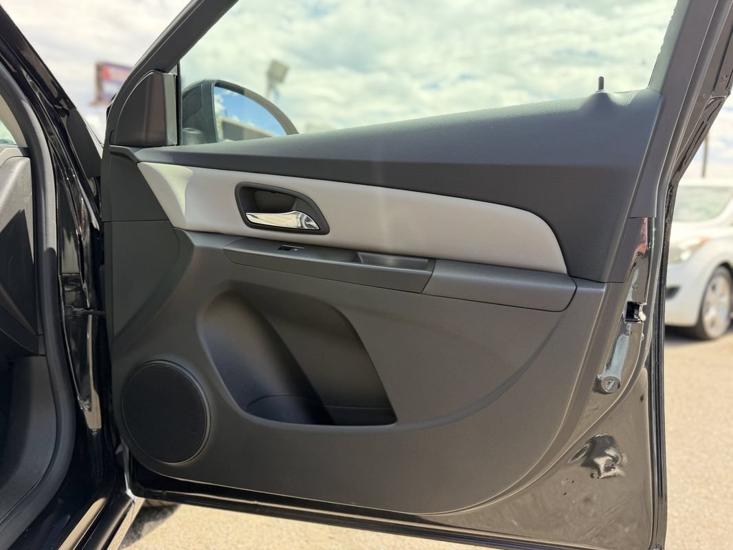 Used 2014 Chevrolet Cruze LT FWD image 8
