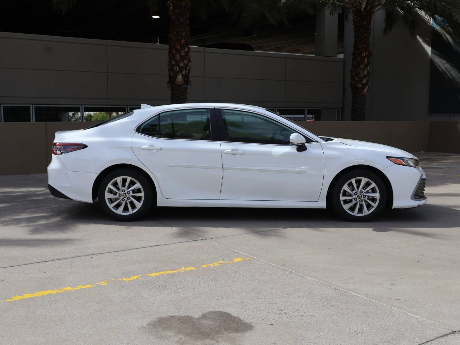 Used 2024 Toyota Camry LE w/ Convenience Package FWD image 4