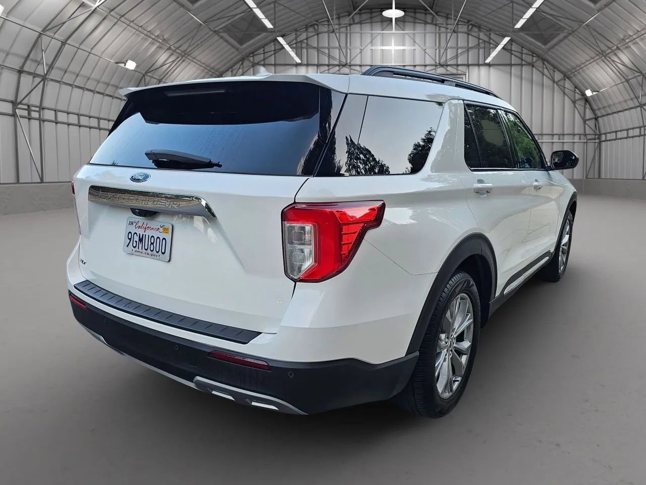 Used 2023 Ford Explorer XLT w/ Equipment Group 202A image 9