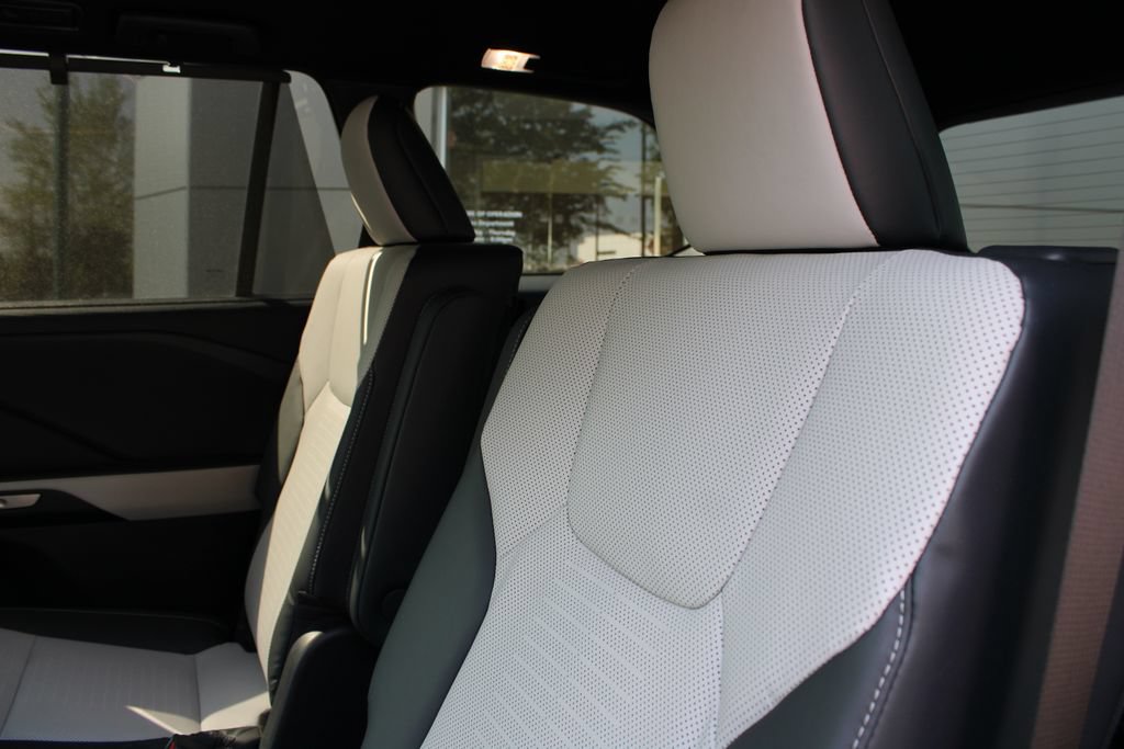 Used 2026 Lexus TX 500h AWD w/ Technology Package image 10
